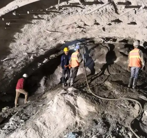 大田拱顶带模注浆料的施工流程及注意事项